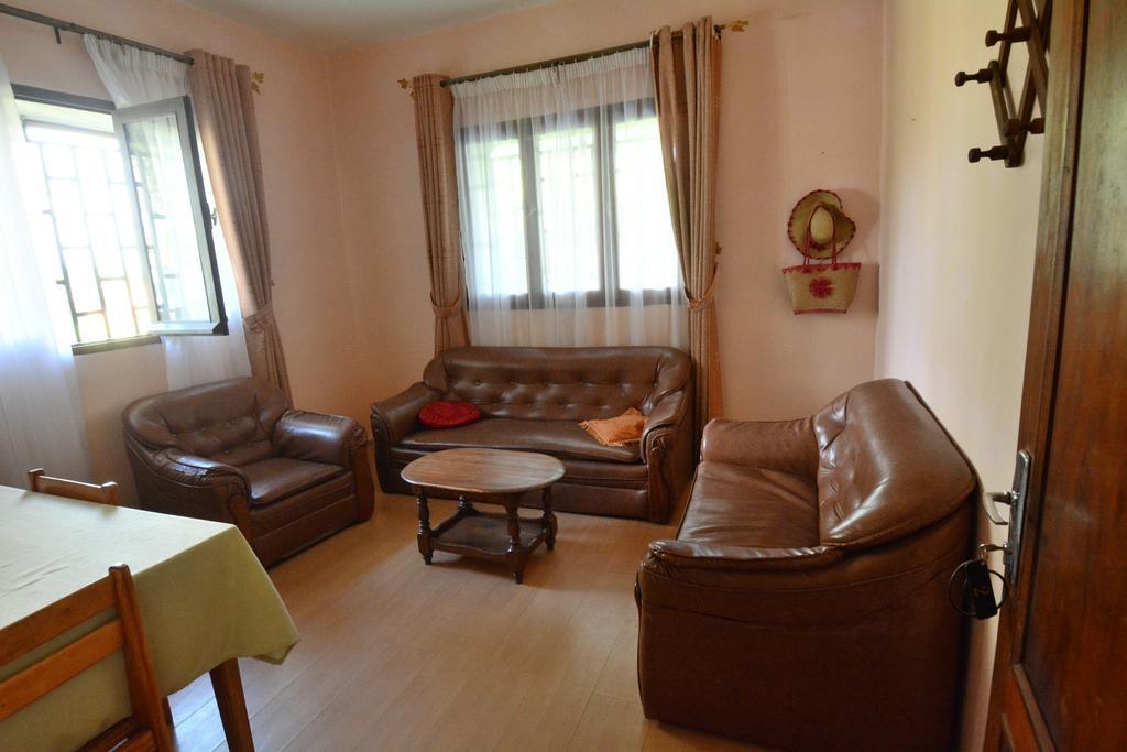 אנטננריבו Hotel Chez Jeanne מראה חיצוני תמונה